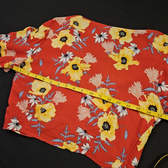 💵3/$20 Divided H&M Floral short-sleeved Crop Top Belly Shirt - Picture 7 of 13